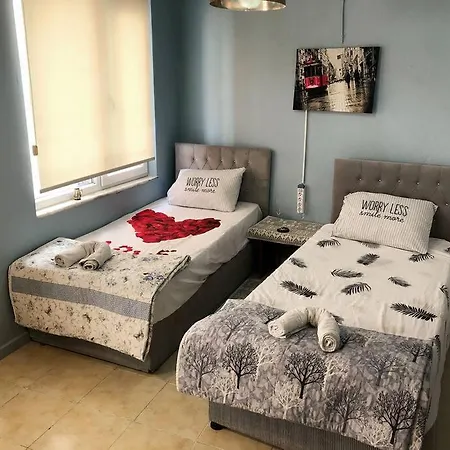 Central Apartament 4' Galata Tower Granbazaar 2' Sea 4' Ferry/metro/tram اسطنبول